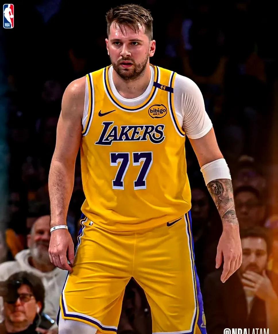  东契奇在曼联比赛中比分优势明显，连败引发热议！-九游免费注册